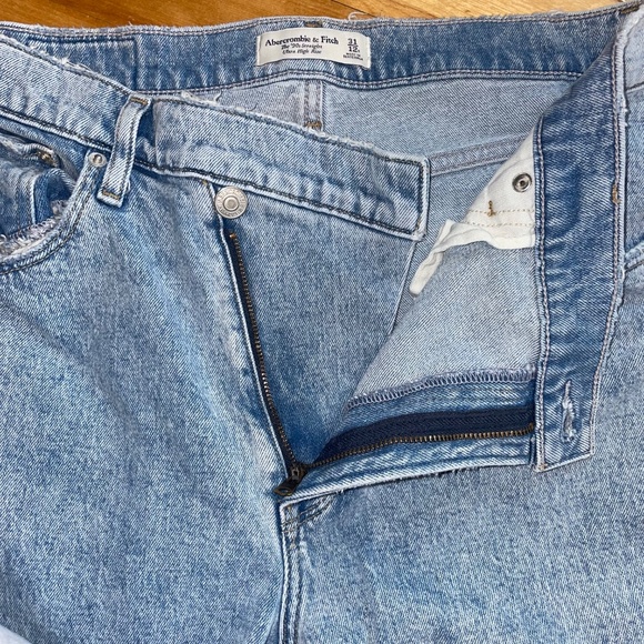 Abercrombie & Fitch The 90's Straight Ultra High Rise Crossover Waist 31/12 Reg - Picture 3 of 11
